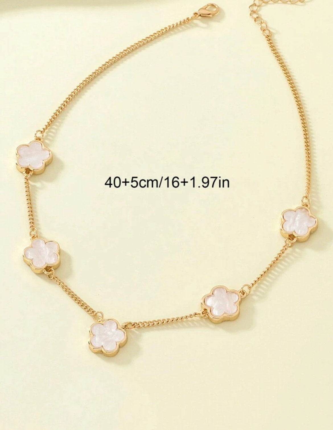 Simple Fashion Lucky Five-Leaves Grass Pendant Necklace for Men and Women (Set)